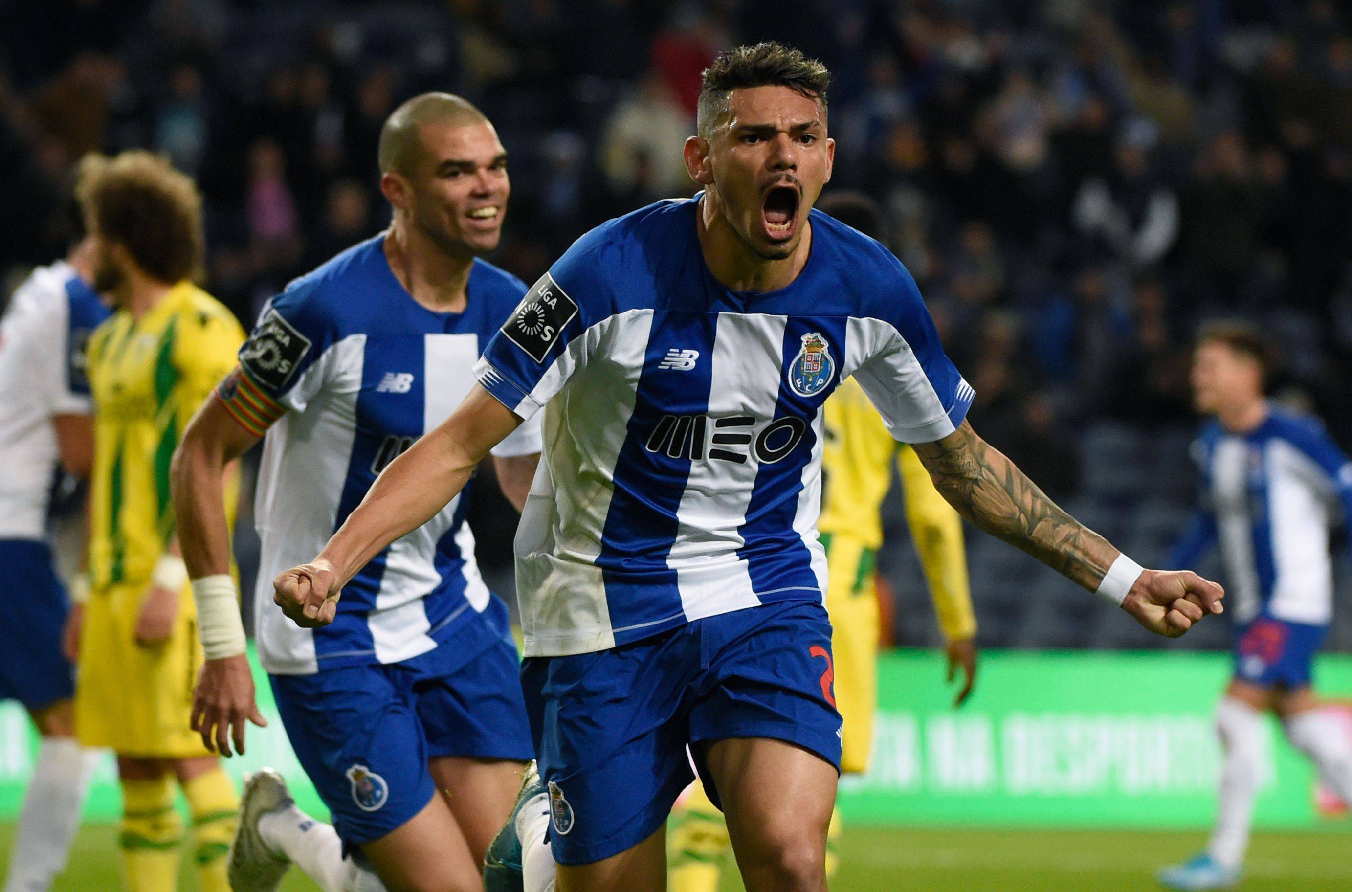 清晨曼城备战葡超,内部沟通细节曝光,赛场秩序良好,轮换策略成焦点(阿根廷新梅西加盟曼城) 清晨曼城备战葡超,内部沟通细节曝光,赛场秩序良好,轮换策略成焦点(阿根廷新梅西加盟曼城)