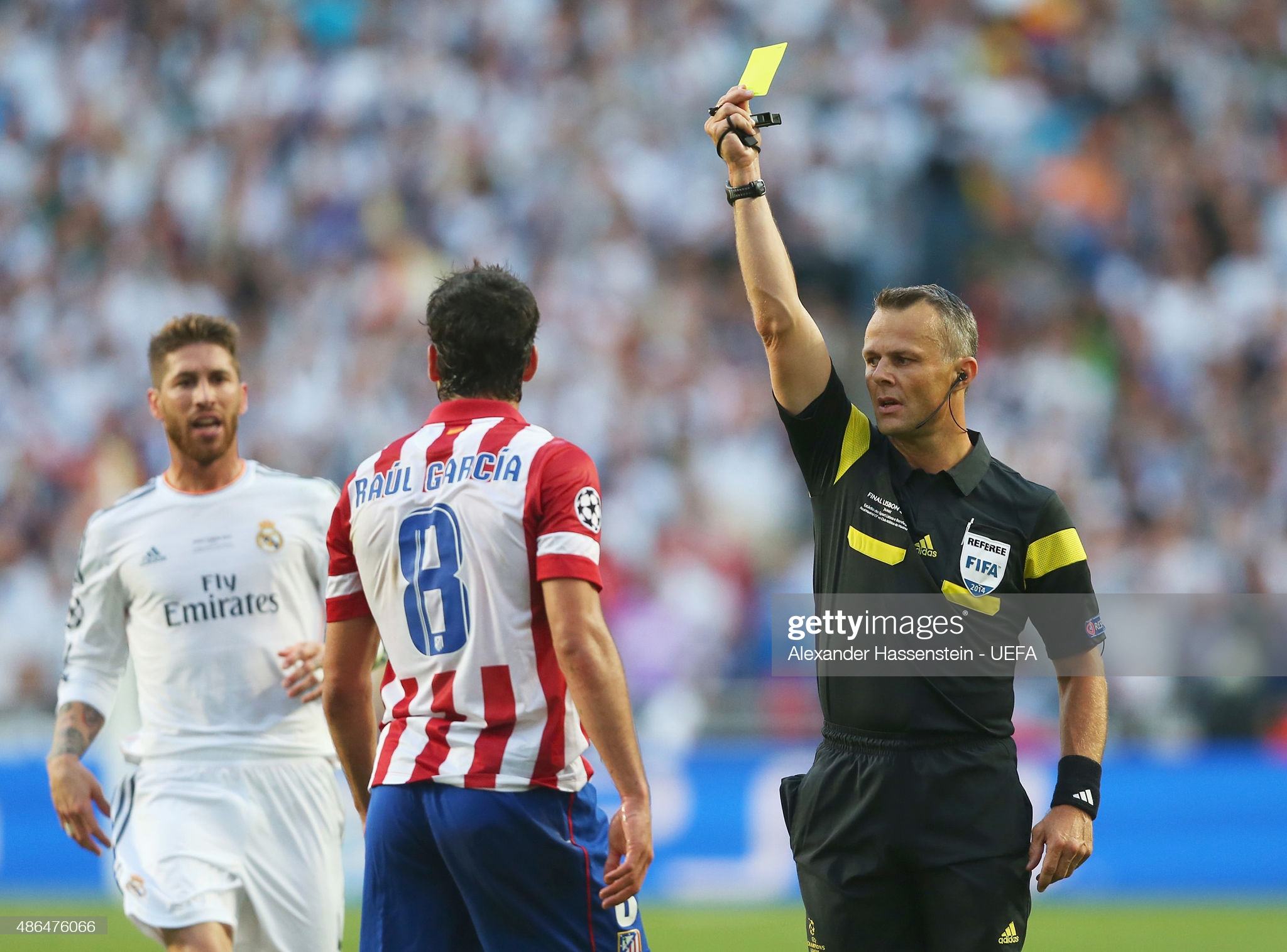 风云突变!波尔图国际比赛日队长鼓劲;欧超杯版图或变;赛场秩序良好;身体对抗强度拉满(皇马传奇队vs波尔图传奇队) 风云突变!波尔图国际比赛日队长鼓劲;欧超杯版图或变;赛场秩序良好;身体对抗强度拉满(皇马传奇队vs波尔图传奇队)