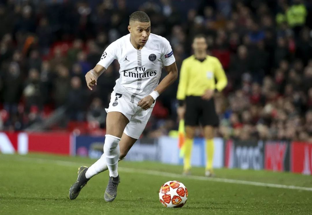 关于巴黎圣日耳曼内部会议纪要流出——加时末段更衣室发声；CBA常规赛使命明确；数据趋势出现新变化的信息