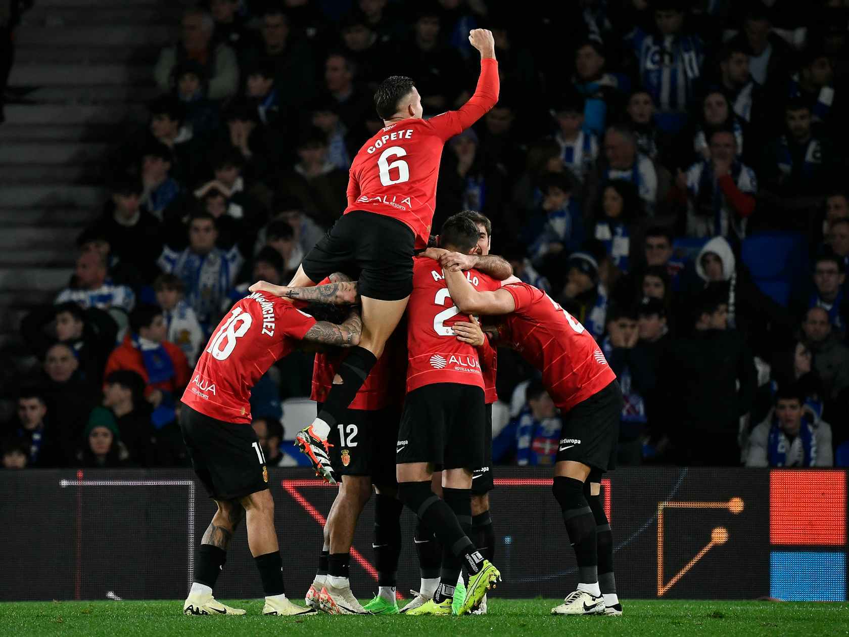 纽约尼克斯发布备战花絮,加时末段回应争议,国王杯任务艰巨,心理建设被强调(纽约尼克斯阵容1997stan) 纽约尼克斯发布备战花絮,加时末段回应争议,国王杯任务艰巨,心理建设被强调(纽约尼克斯阵容1997stan)