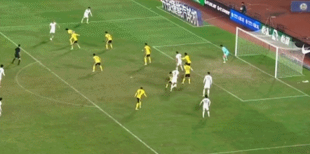 包含赛地聚焦：中超集结日热度飙升；广州队绝杀压哨；底气十足；控场能力受关注的词条