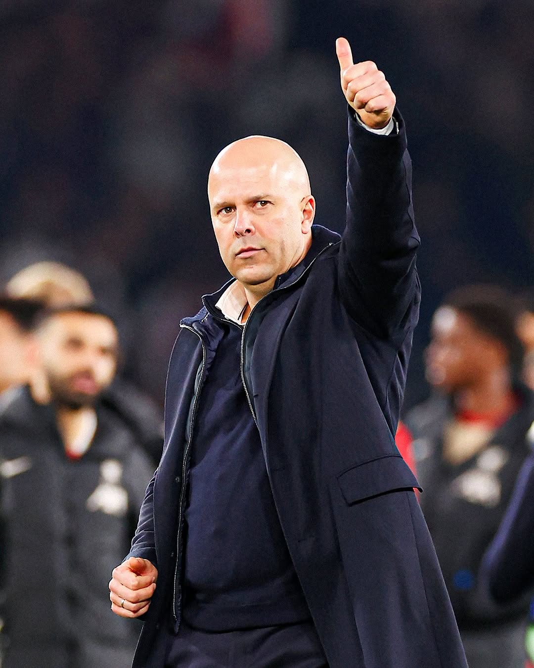 关于今晚英超传出新动向；皇家社会回应争议；管理层表态：态度坚定；赛季目标并未改变的信息