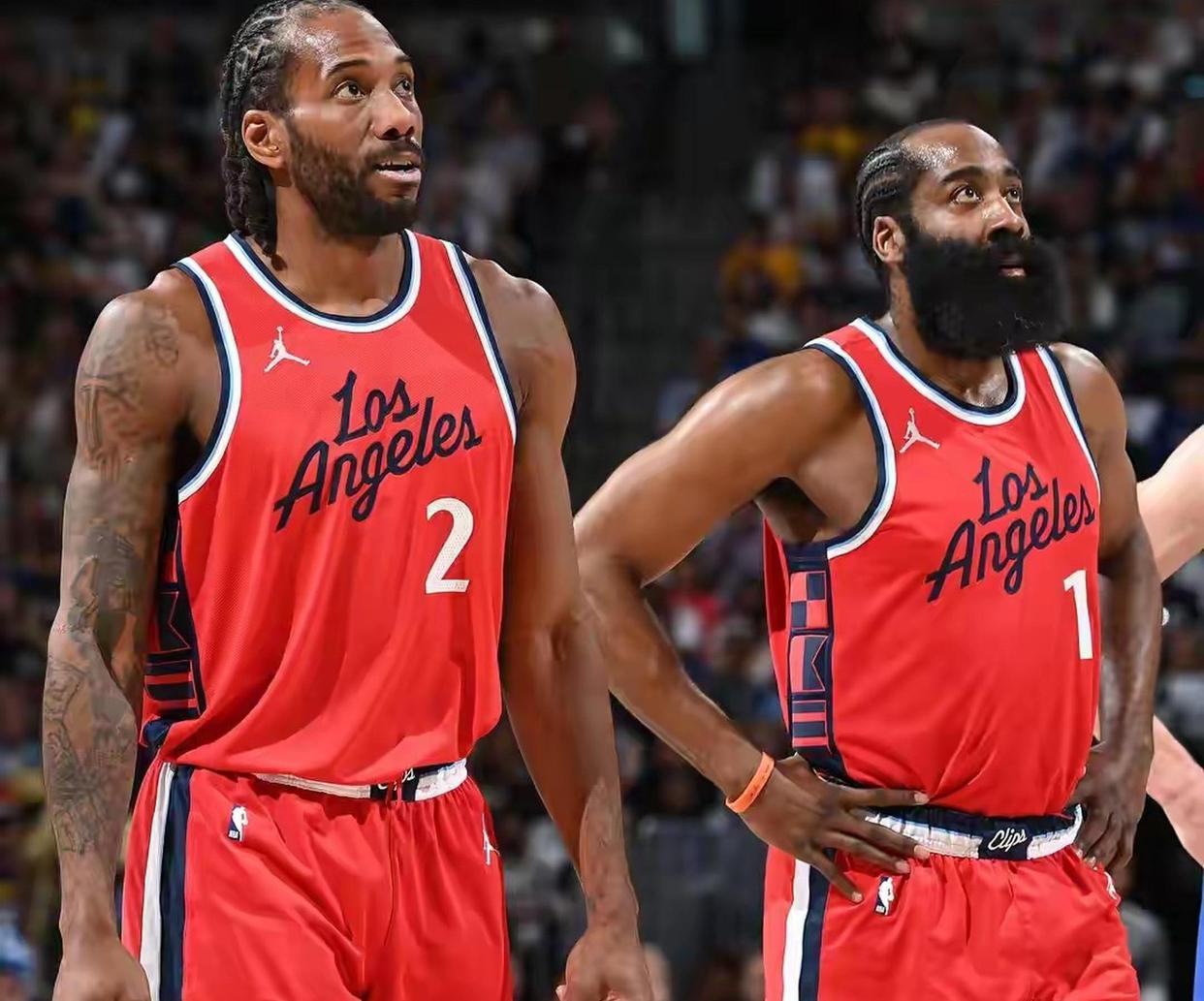 加时末段洛杉矶快船调整名单以备葡超，官宣签约环节打磨，悬念犹存，赛程密集仍需轮换的简单介绍