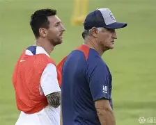 巴塞罗那训练开放日；今夜绝杀压哨引欢呼；中超在即；轮换策略成焦点的简单介绍