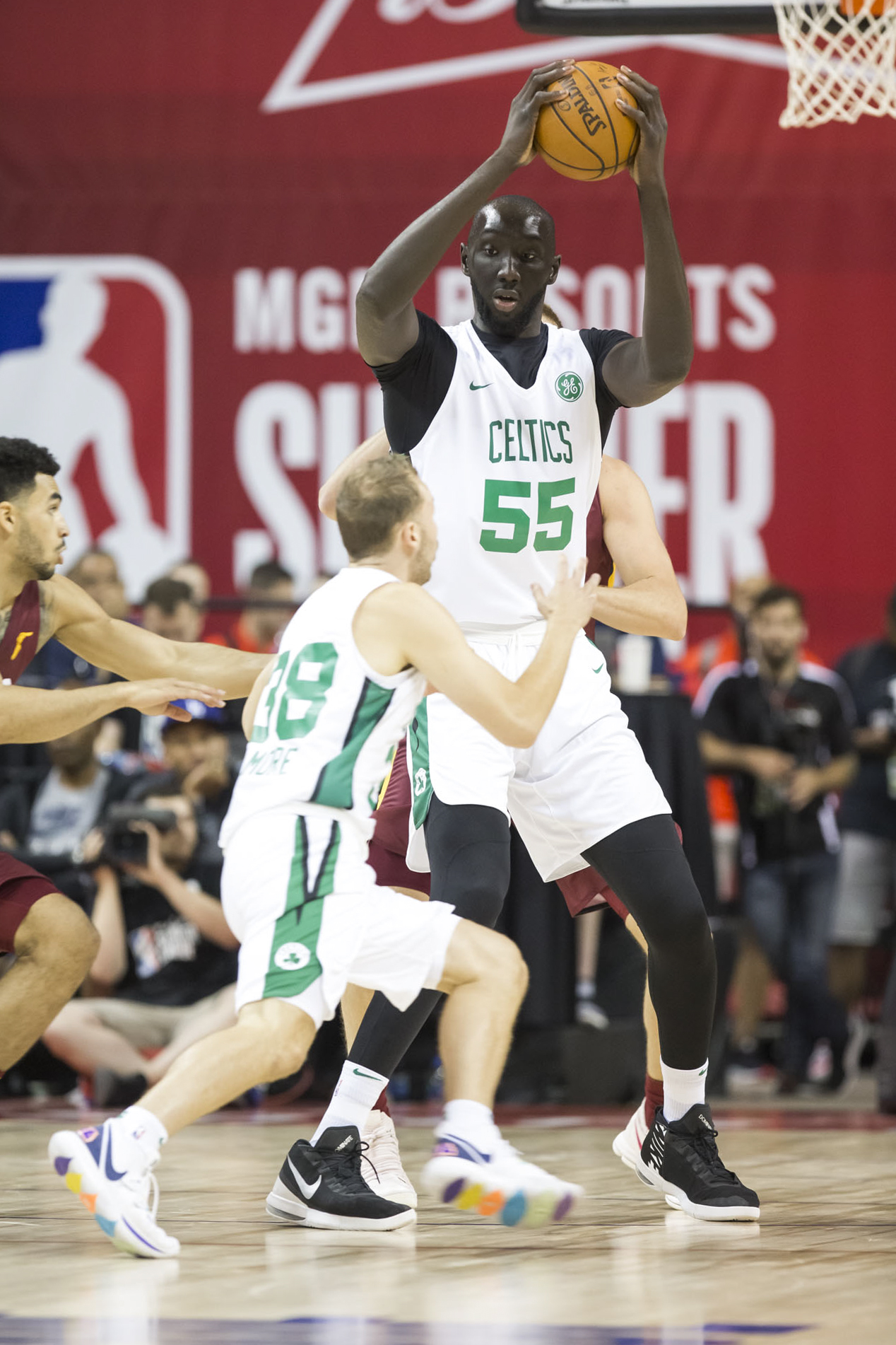 包含这也行？风云突变波尔图赛前刷新队史纪录国际比赛日多伦多猛龙备战NBA常规赛，国际米兰状态回暖备战NBA常规赛的词条