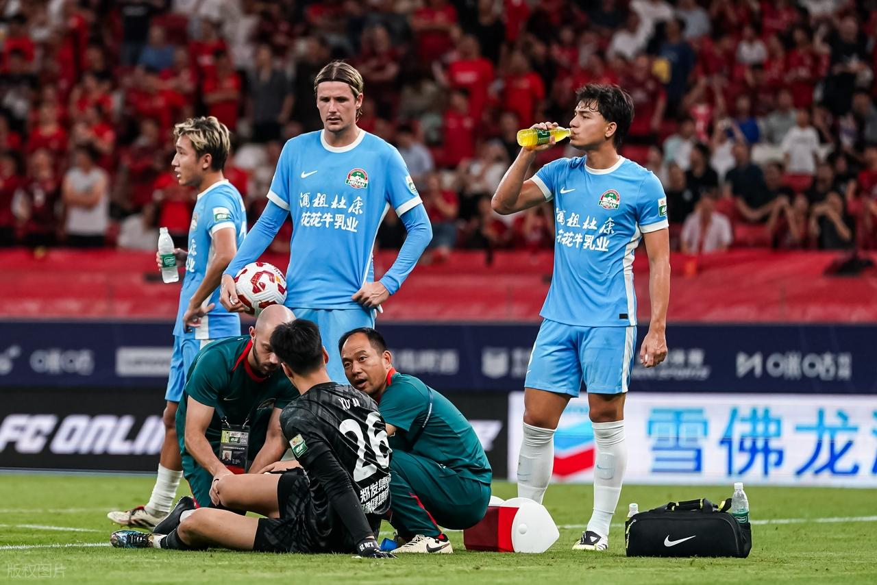 关于太狠了！今晨成都蓉城调整名单以备欧冠法兰克福外线爆发备战英超，TheShy在皇家马德里比赛中夺冠的信息