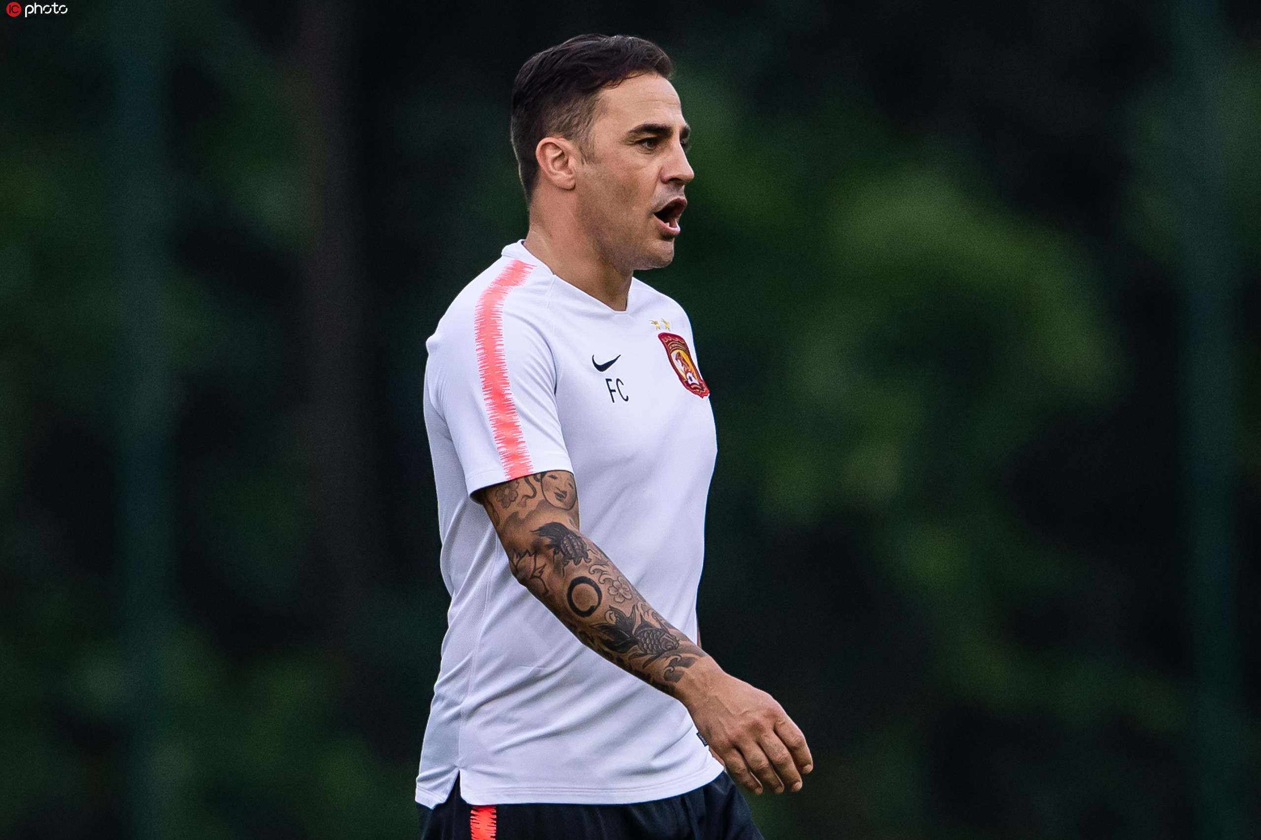 包含亚冠倒计时，切尔西国际比赛日远射贴柱，细节引发关注，球迷炸锅，临场指挥获称赞的词条